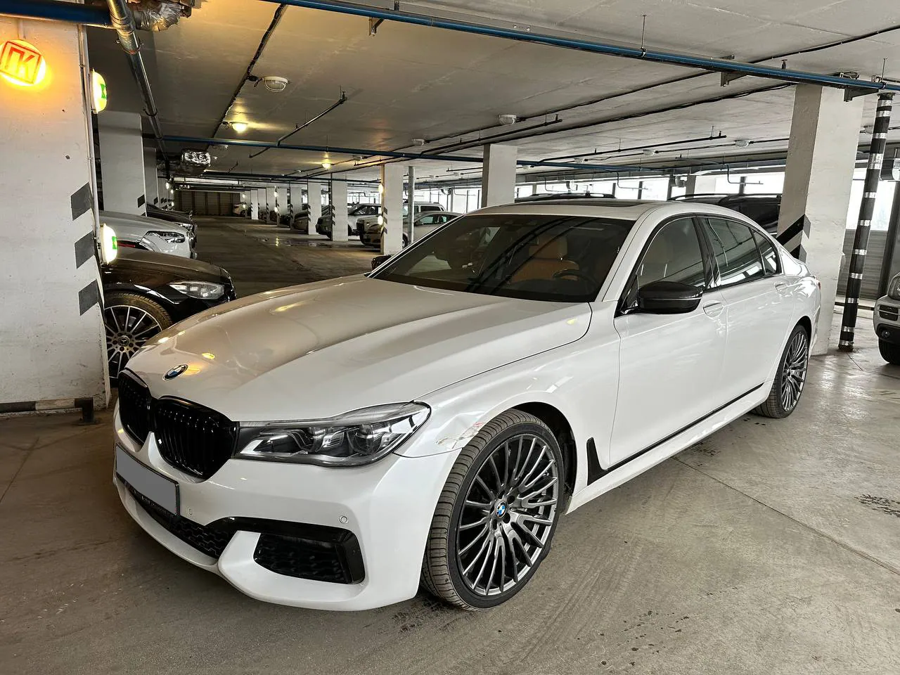 BMW 750i